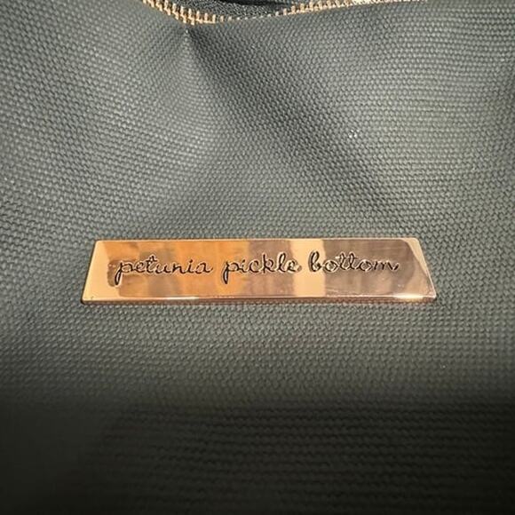 Fashionable Diaper Bag, Petunia Pickle Bottom, Pivot Pack, in Black/Sand NWOT - Picture 7 of 11